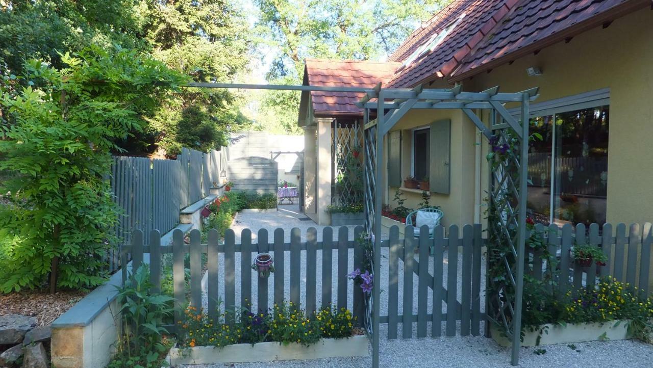 Le Nid De Mesanges Bed & Breakfast Chauffour-sur-Vell Exterior photo